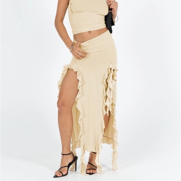 NWT Lioness Rendezvous Skirt in Canary - Picture 1 of 13